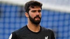 'Hóa thân thành Karius', Alisson khiến fan cuồng Liverpool nổi điên